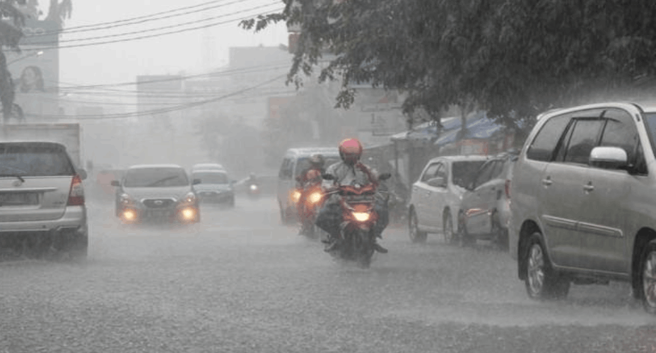 5 Hal yang Harus Dilakukan Saat Mengemudi di Saat Hujan.png